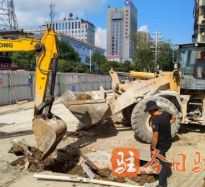 粉逼逼插高温下的坚守｜道路建设者用汗水铺就畅通路